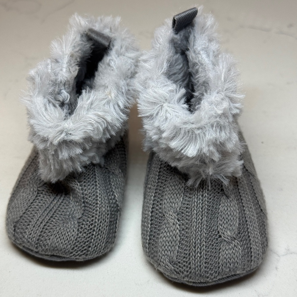 ZARA Baby Boots Gray Knit with Faux Fur Trim-SIZE 2